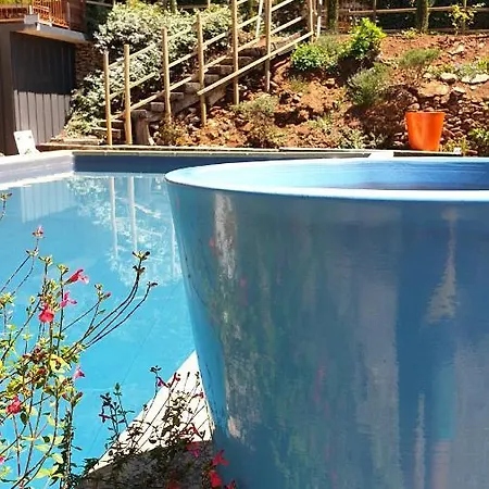 בית נופש Domaine De La Queyrie