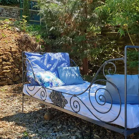 Domaine De La Queyrie Hébergement de vacances *