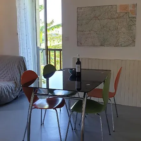 Hébergement de vacances Domaine De La Queyrie *